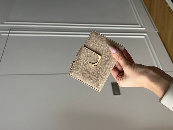 Місткий жіночий гаманець з екошкіри на кнопці бежевий K-324 фото